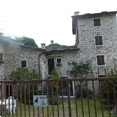 P1220541 Villa nello stile tipico della zona